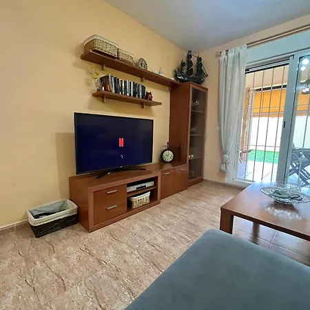 Apartamento Amplio De 3 Con Piscina, Pista De Padel, Futbol Y Garaje Cubierto 2 Coches En Altas Entinas
