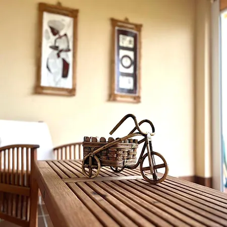 Apartamento Amplio De 3 Con Piscina, Pista De Padel, Futbol Y Garaje Cubierto 2 Coches En Altas Entinas *