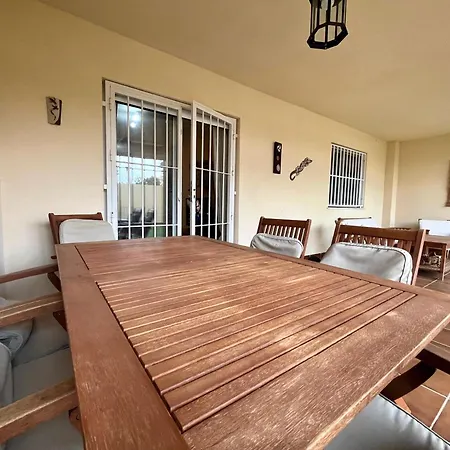 Apartamento Amplio De 3 Con Piscina, Pista De Padel, Futbol Y Garaje Cubierto 2 Coches En Altas Entinas Almerimar