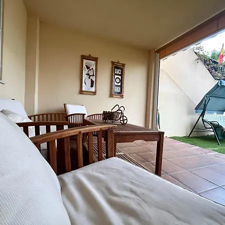 Amplio De 3 Con Piscina, Pista De Padel, Futbol Y Garaje Cubierto 2 Coches En Altas Entinas Apartamento